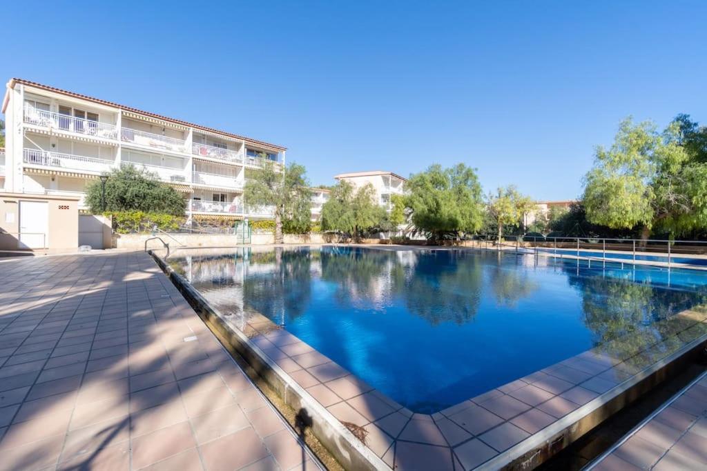 Privilegiado-Tarragona-50Mplaya-Wifi-Pool-Relax8 Bagian luar foto