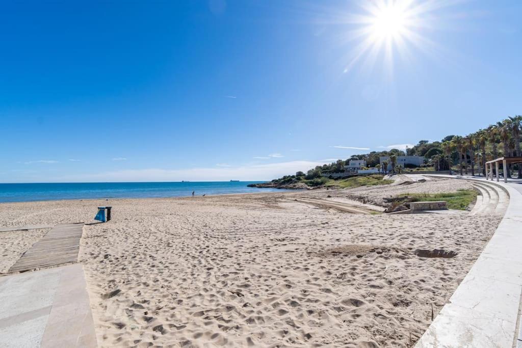 Privilegiado-Tarragona-50Mplaya-Wifi-Pool-Relax8 Bagian luar foto